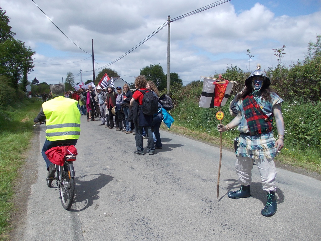 Chaine Humaine 11 mai Comité NDDL22