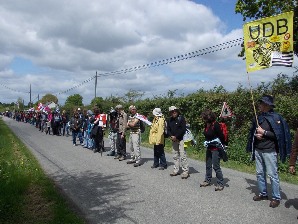 Chaine Humaine 11 mai 2013 comité NDDL22