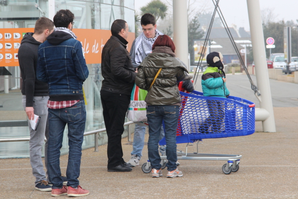Action BDS à Carrefour Langueux