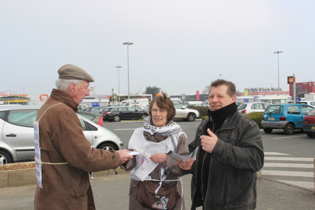 Action BDS à Carrefour Langueux