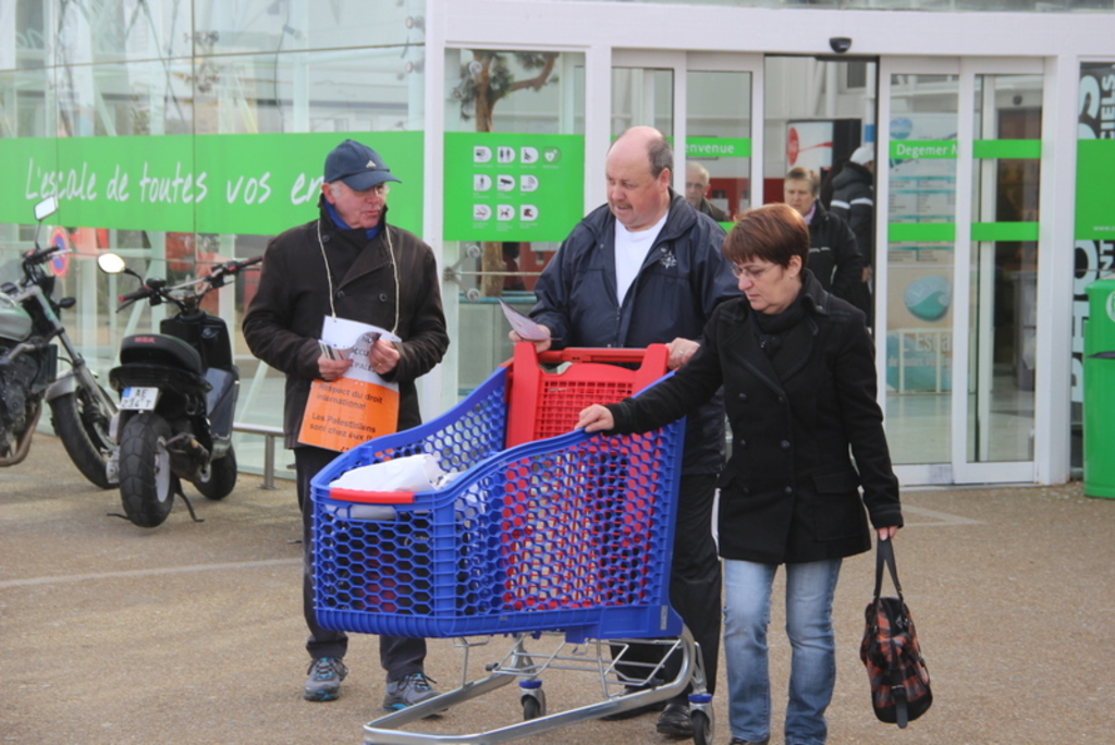 Action BDS à Carrefour Langueux
