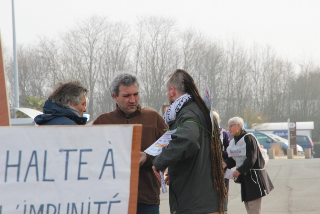 Action BDS à Carrefour Langueux