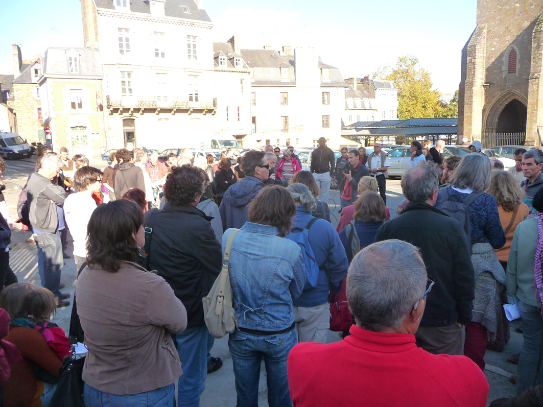 Rassemblement devant la préfecture