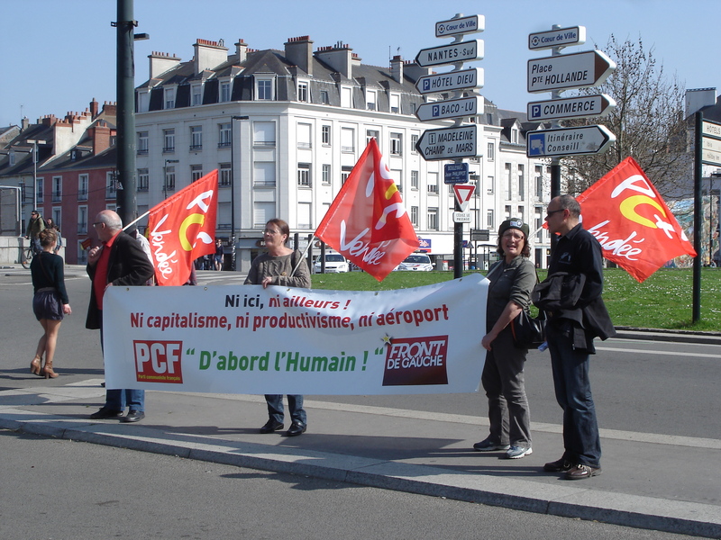 imposante présence militante