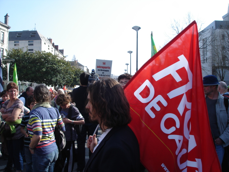 imposante présence militante