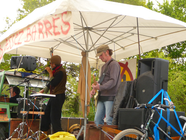 Chaine Humaine 11 mai 2013 comité NDDL22