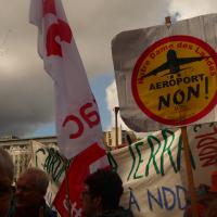 Manifestation contre l'aéroport